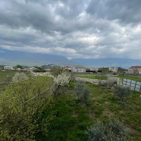 B Vila Gjirokaster