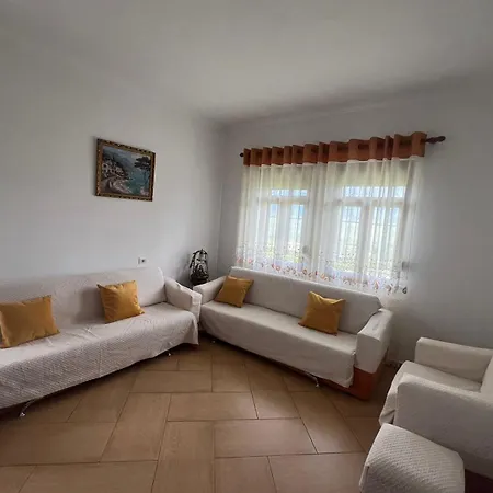B Vila Villa *